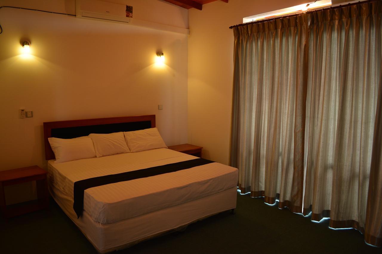 West Inn Colombo Exterior photo