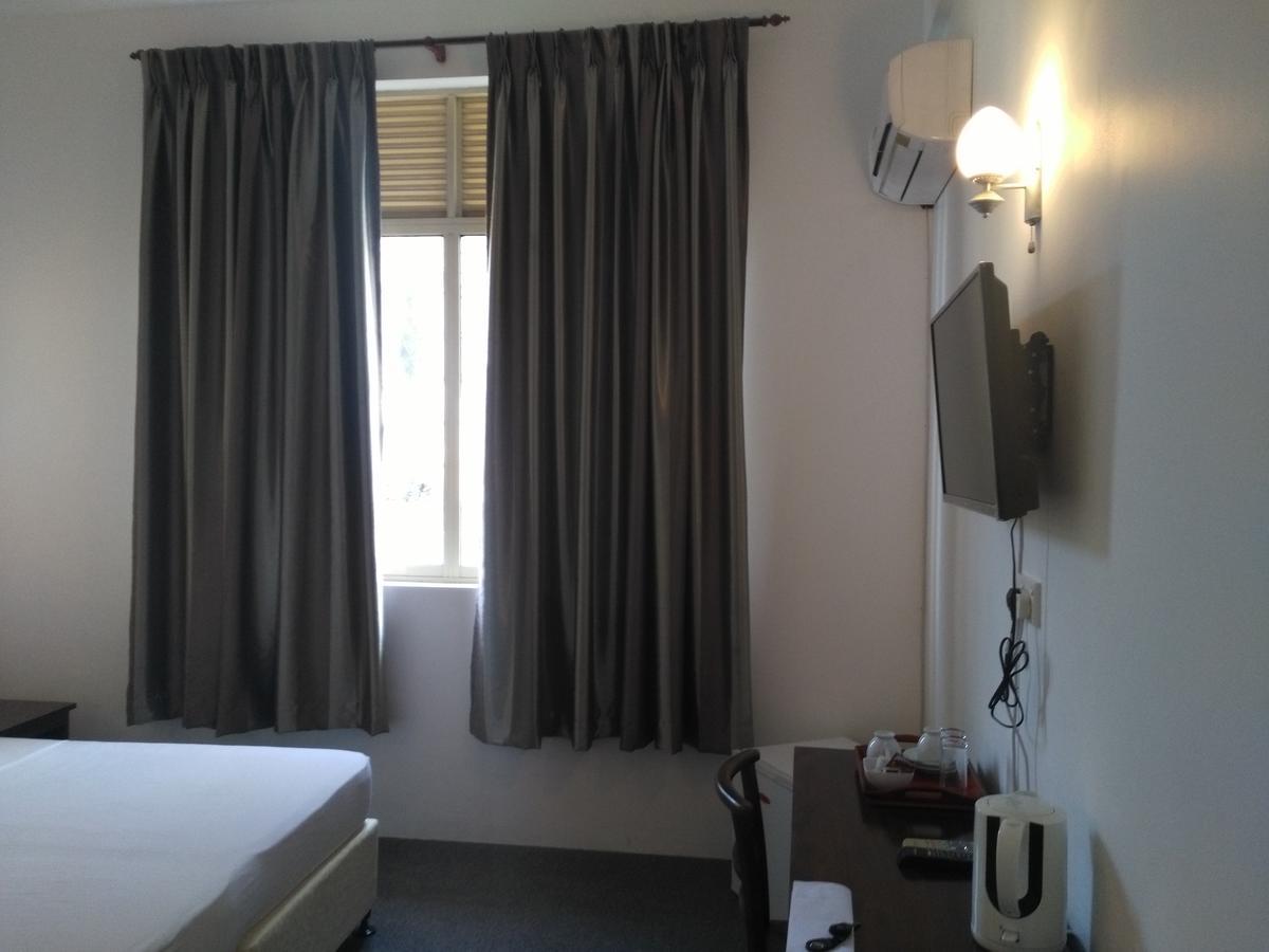 West Inn Colombo Exterior photo